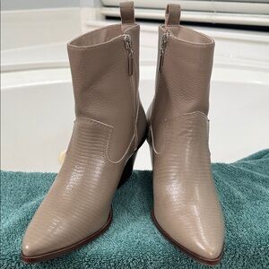 Kaanas Hague Cowboy Leather Bootie in Taupe NWOT Size 6M